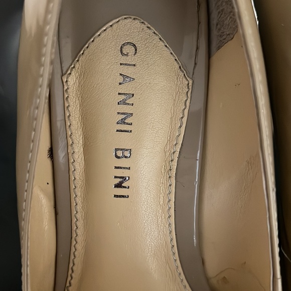 Nude patent 4” heel. Worn 3 times. In great condition. Size 7 - Picture 6 of 7